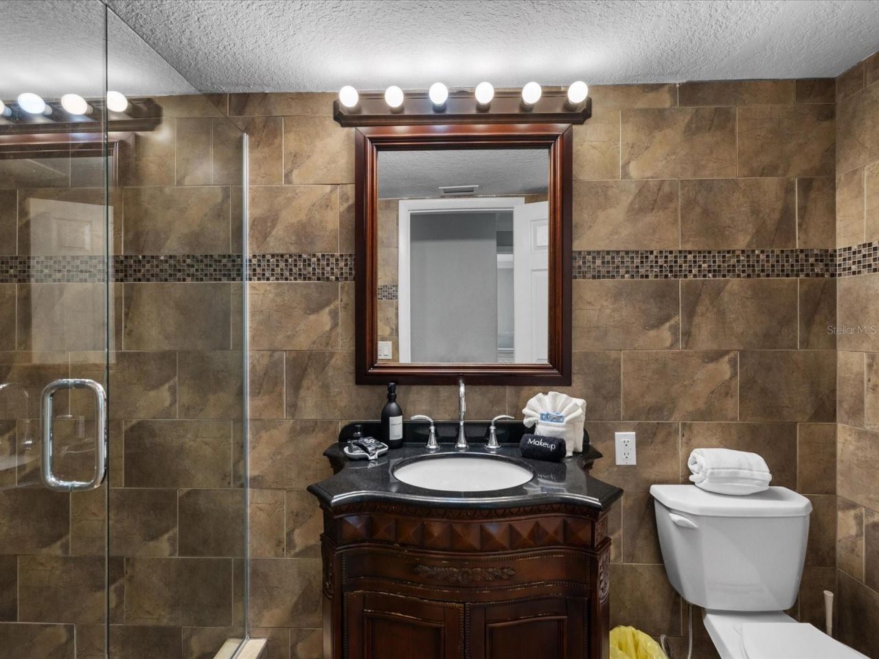 185 Brightwater Drive, Unit 5, Clearwater Beach, FL 33767 Photo