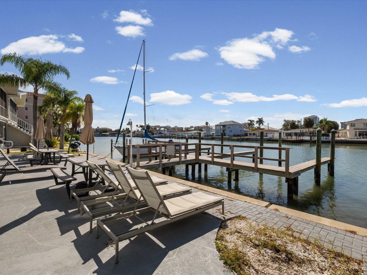 185 Brightwater Drive, Unit 5, Clearwater Beach, FL 33767 Photo