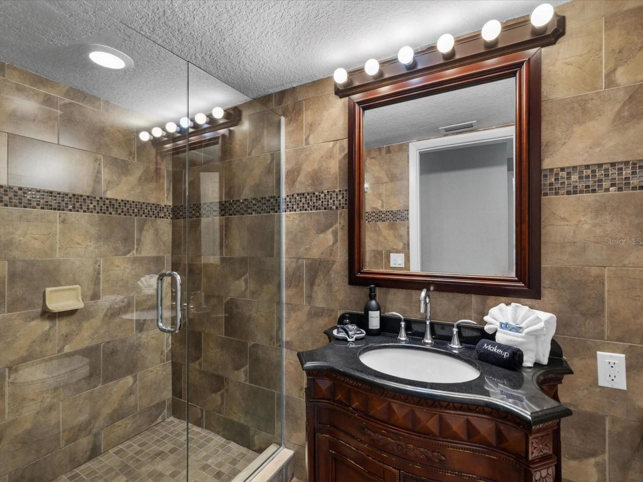 185 Brightwater Drive, Unit 5, Clearwater Beach, FL 33767 Photo
