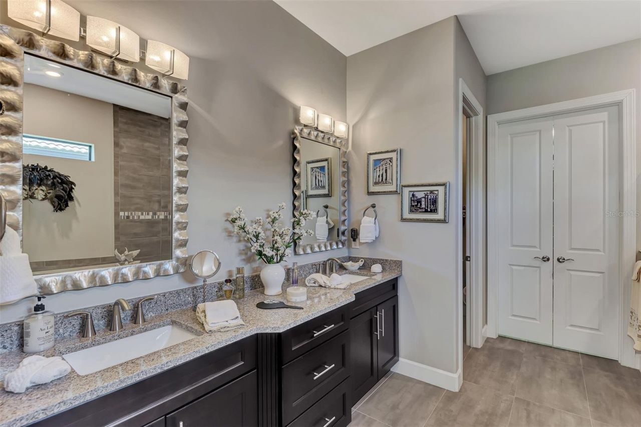 12432 Golden Sage Drive, Sarasota, FL 34238 Photo