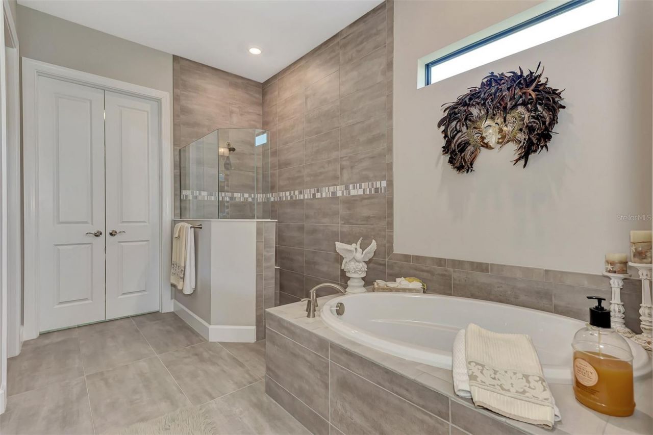 12432 Golden Sage Drive, Sarasota, FL 34238 Photo