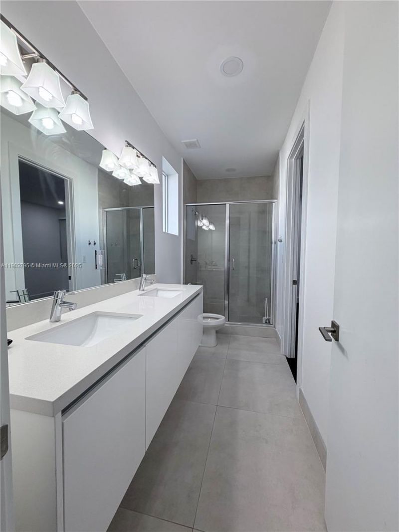 9791 NW 75th St, Doral, FL 33178 Photo