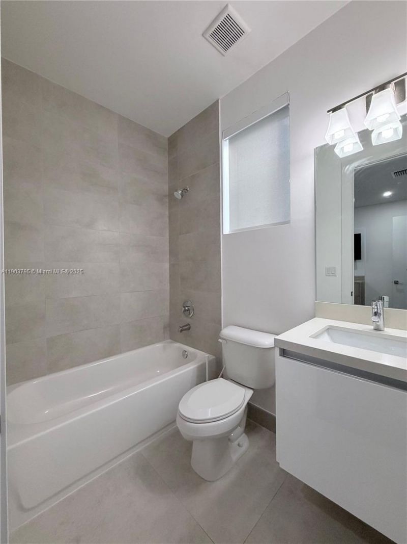 9791 NW 75th St, Doral, FL 33178 Photo