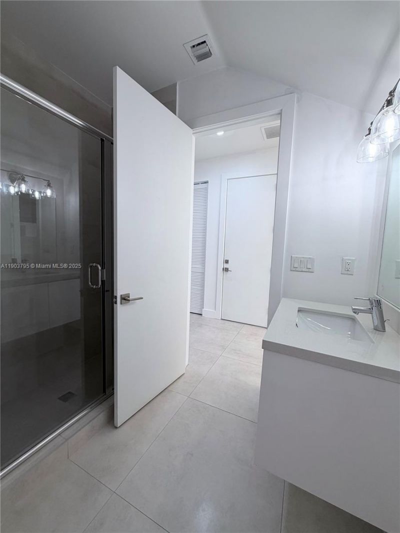 9791 NW 75th St, Doral, FL 33178 Photo