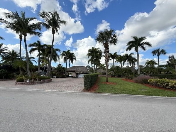 492 NW Boundary Drive, Port St Lucie, FL 34986