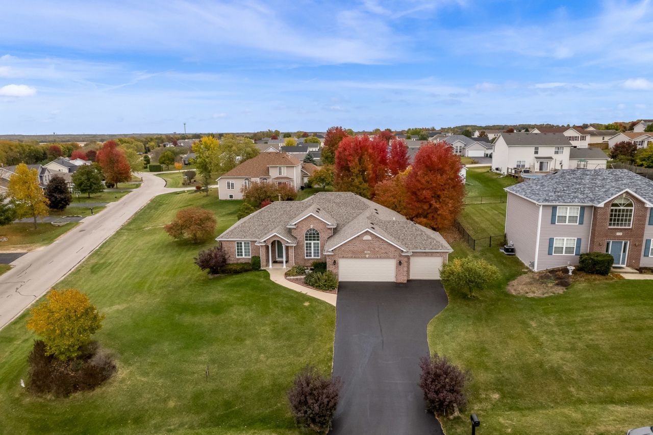 664 Elberon Way, Roscoe, IL 61073 Main Photo