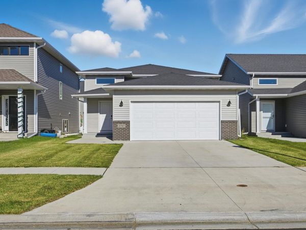3767 Chinook Drive S, Fargo, ND 58104