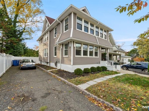 11 W Gouverneur Avenue, RUTHERFORD, NJ 07070