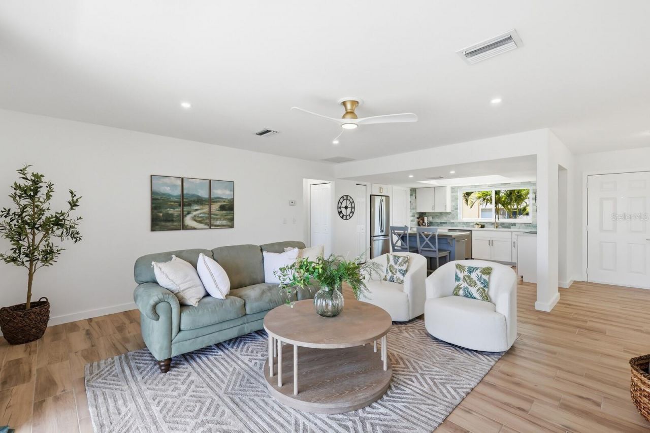 8711 51st Avenue W, Bradenton, FL 34210 Photo