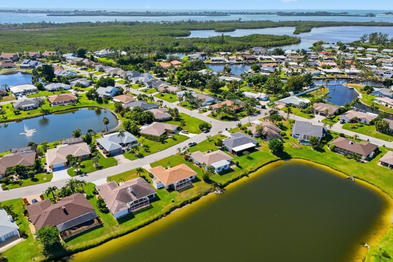 8711 51st Avenue W, Bradenton, FL 34210 Photo