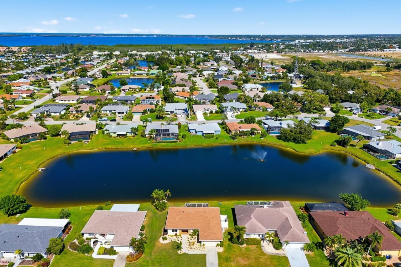 8711 51st Avenue W, Bradenton, FL 34210 Photo