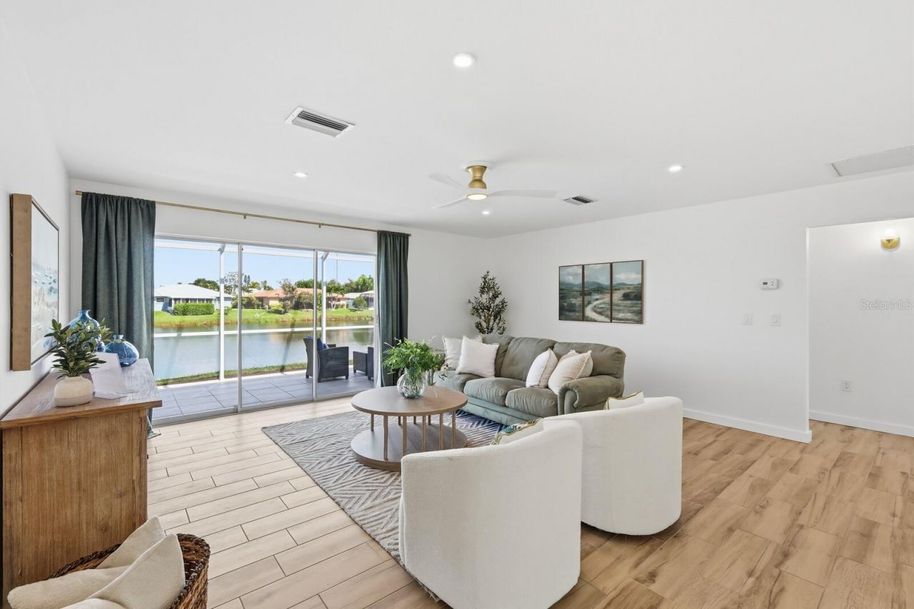 8711 51st Avenue W, Bradenton, FL 34210 Photo