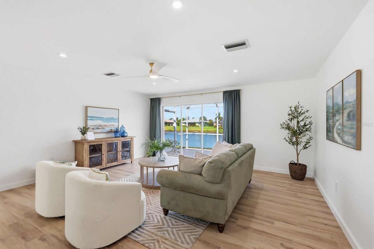 8711 51st Avenue W, Bradenton, FL 34210 Photo