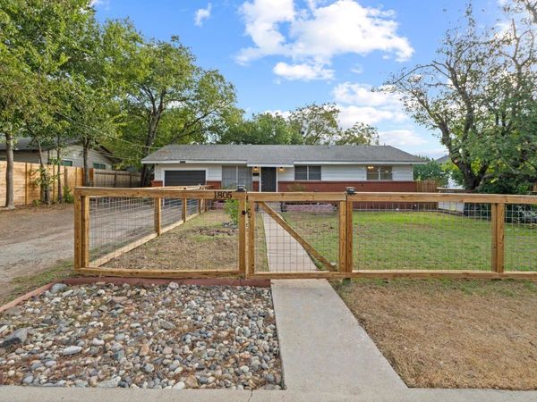 1805 Vine ST, Georgetown, TX 78626