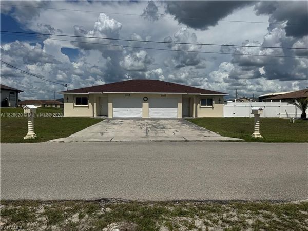 1905/1907 Gordon Ave S, Lehigh Acres, FL 33973