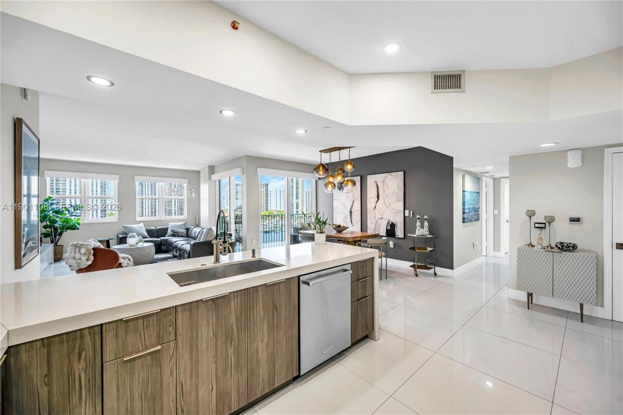 19900 E Country Club Dr, Unit 1003, Aventura, FL 33180 Photo