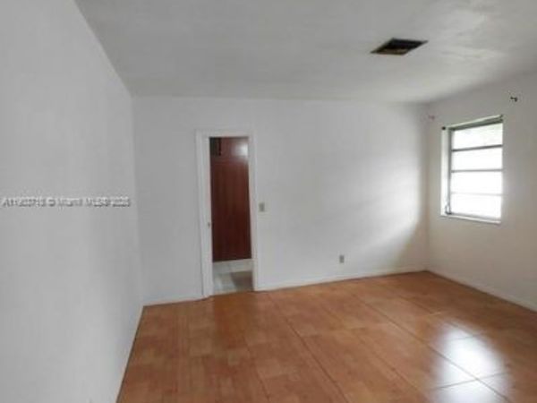 5115 W Park Rd, Hollywood, FL 33021