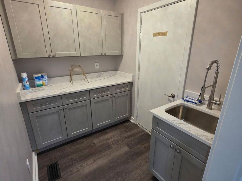 5018 Pine Creek Drive, Unit B, Westerville, OH 43081 Photo 4