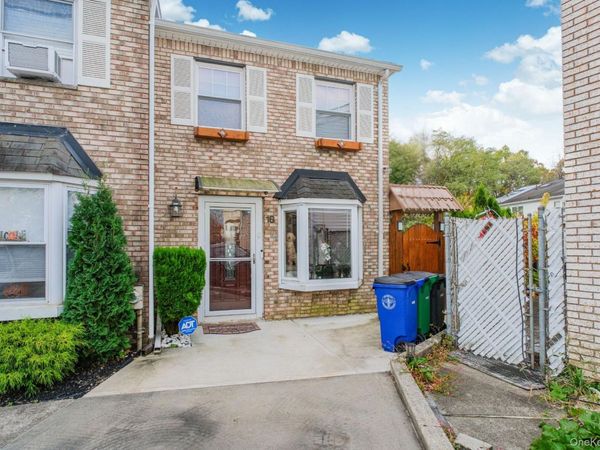 18 Atmore Place, Staten Island, NY 10306