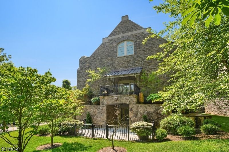 80 Claremont Rd, Bernardsville, NJ 07924 Main Photo