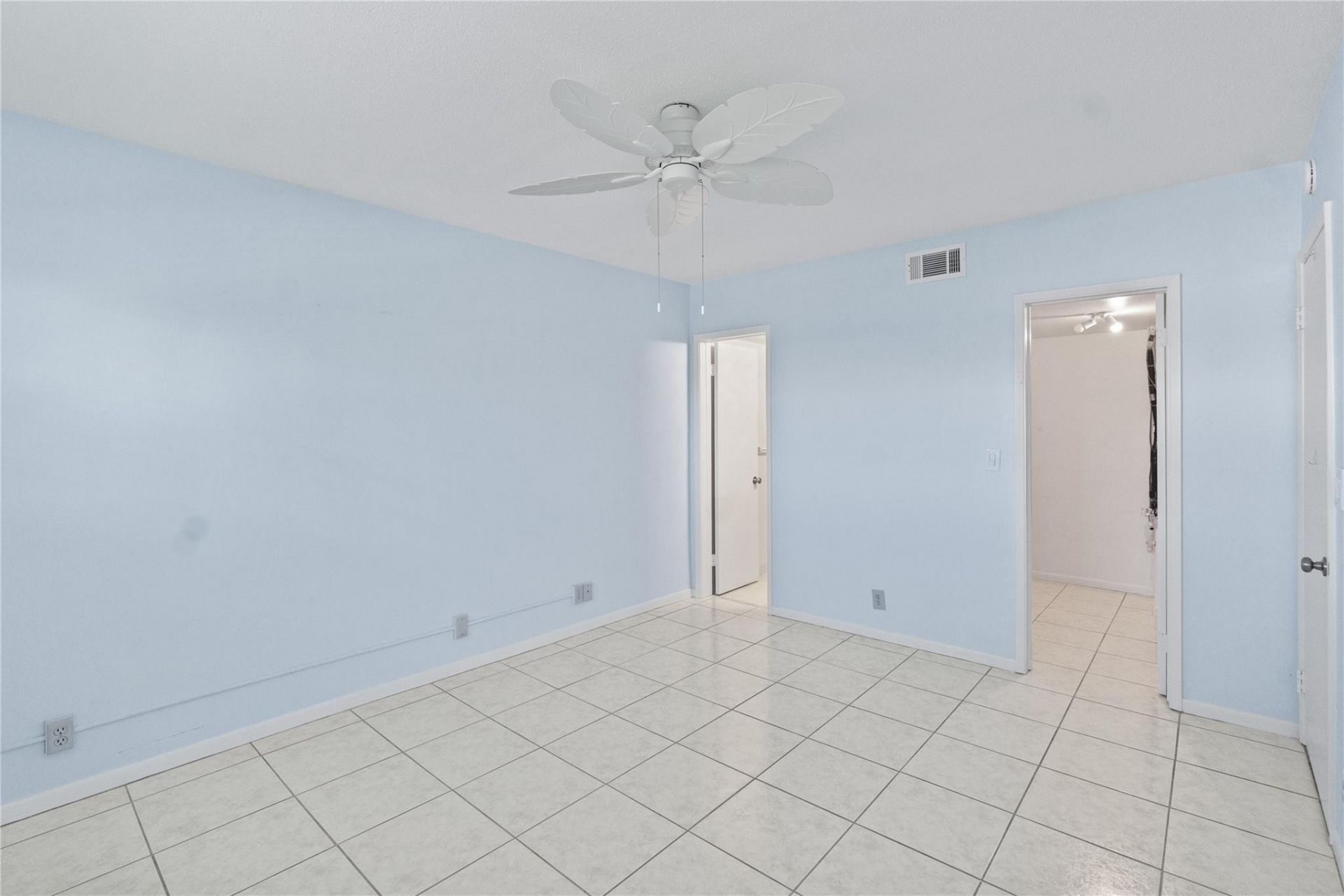 2050 NE 39th Street, Unit 302E, Pompano Beach, FL 33064 Photo