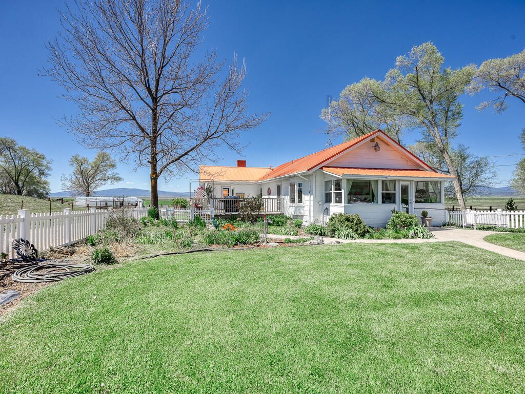 4650 Lower Klamath Lake Road, Klamath Falls, OR 97603 Main Photo