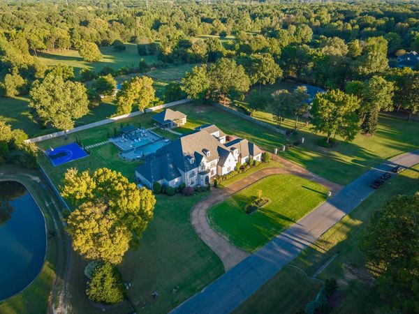 3246 HOLLOW CREEK RD, Germantown, TN 38138