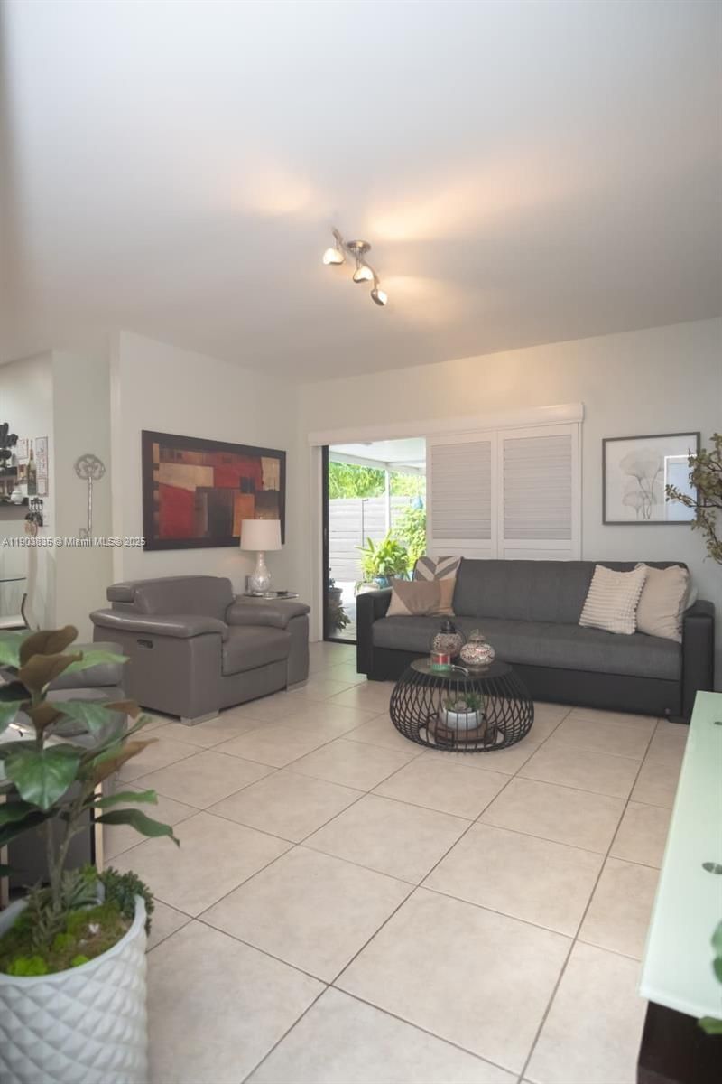 15076 SW 63rd Ter, Miami, FL 33193 Photo