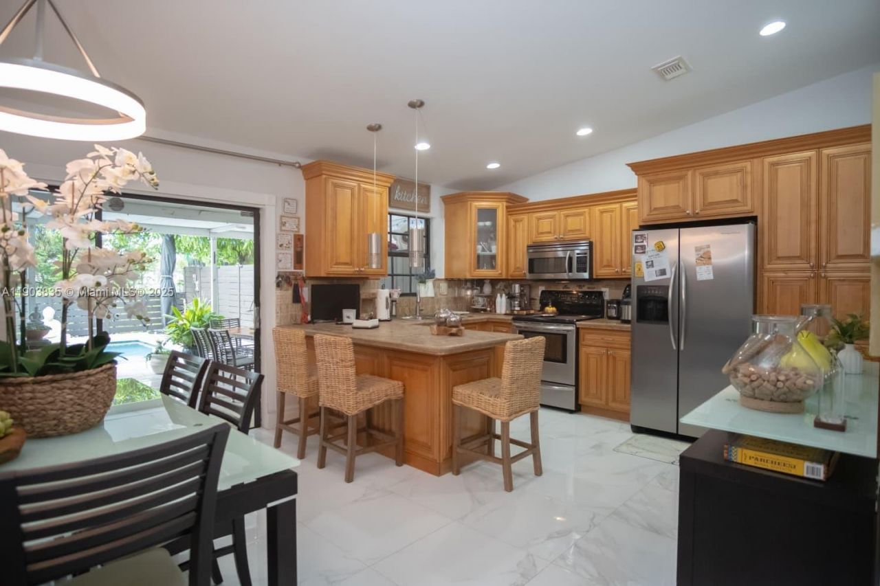 15076 SW 63rd Ter, Miami, FL 33193 Photo