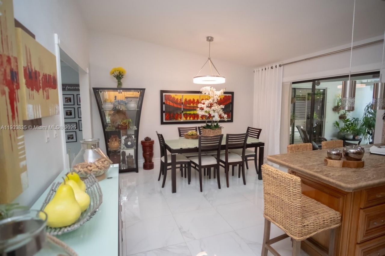 15076 SW 63rd Ter, Miami, FL 33193 Photo