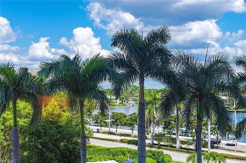 4501 Gulf Shore Blvd N, Unit 404, Naples, FL 34103 Photo