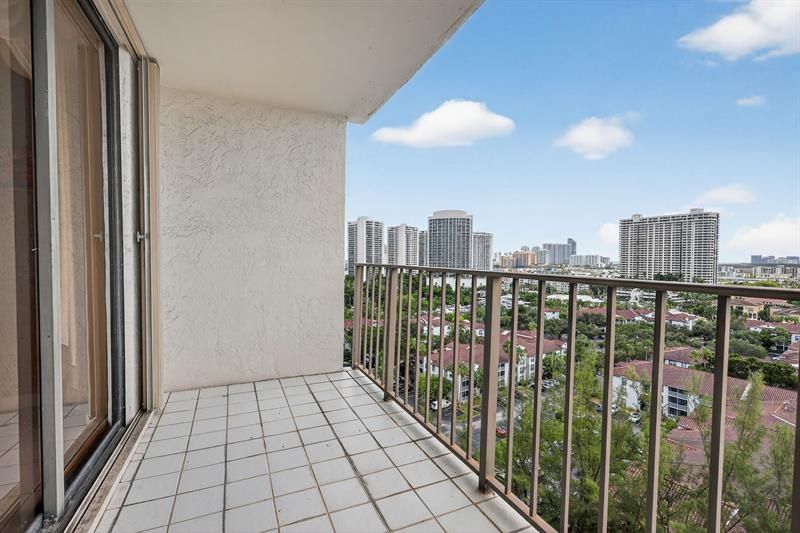 18151 NE 31st Ct, Unit 1709, Aventura, FL 33160 Photo