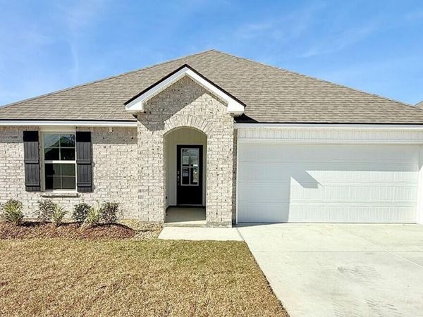 102 Lake Oak Drive, Lafayette, LA 70507