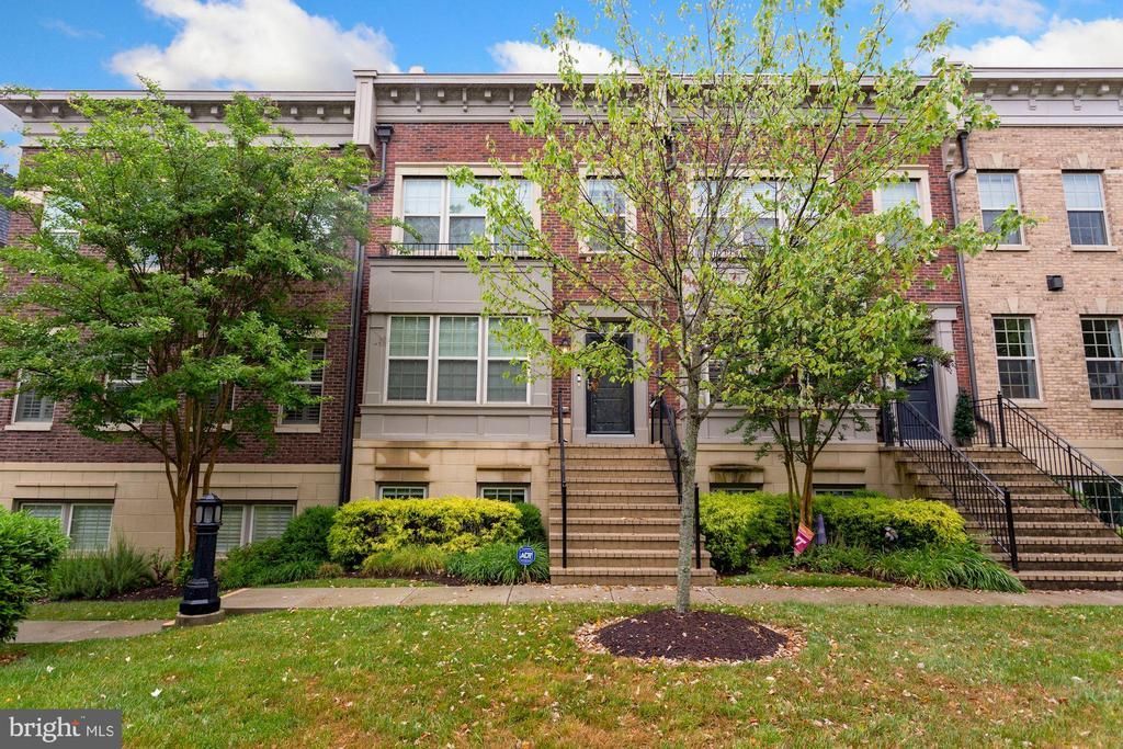 603 Overlook Park Drive, Oxon Hill, MD 20745 Main Photo