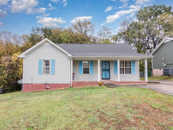 357 Treeland Dr, Clarksville, TN 37040