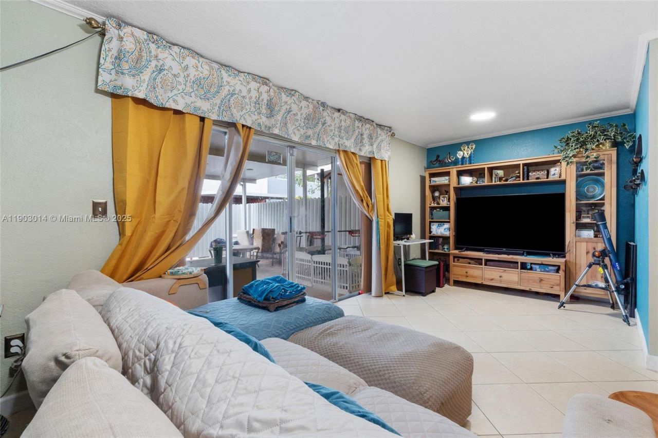 7144 W 2nd Ln, Hialeah, FL 33014 Photo