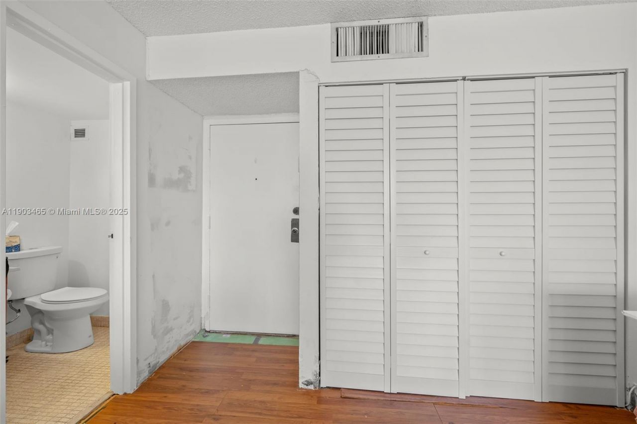 17021 N Bay Rd, Unit 516, Sunny Isles Beach, FL 33160 Photo