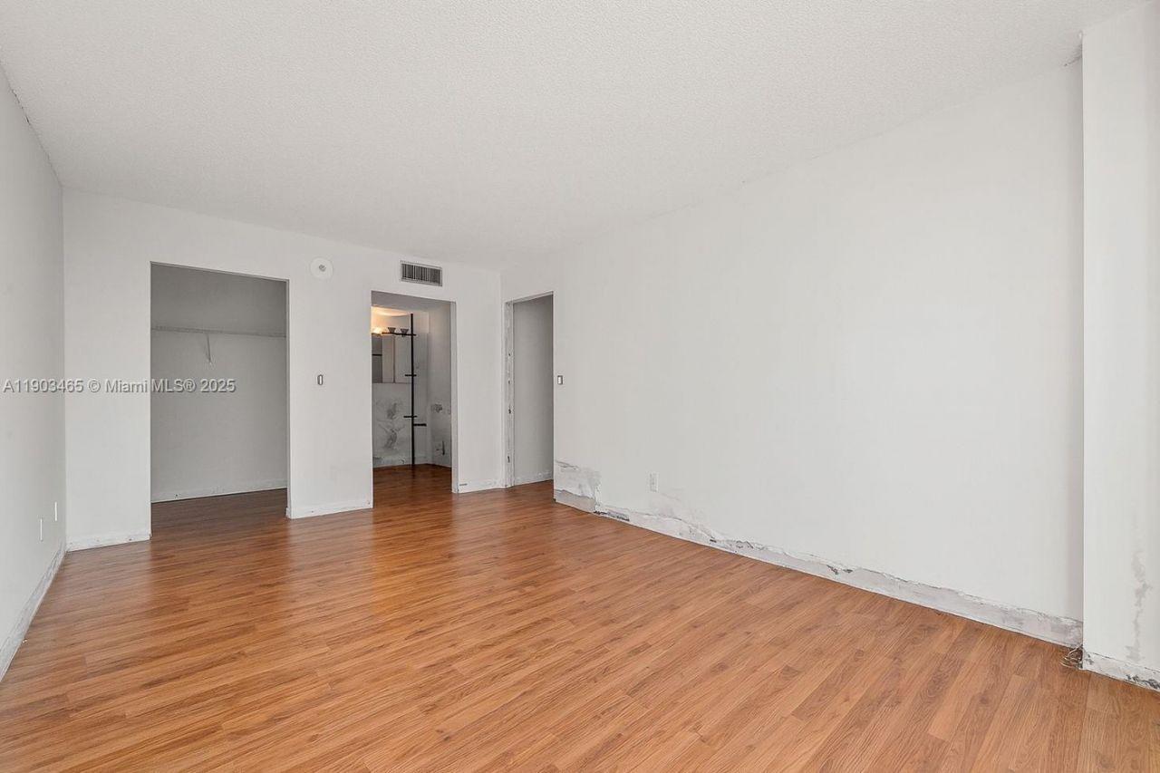 17021 N Bay Rd, Unit 516, Sunny Isles Beach, FL 33160 Photo