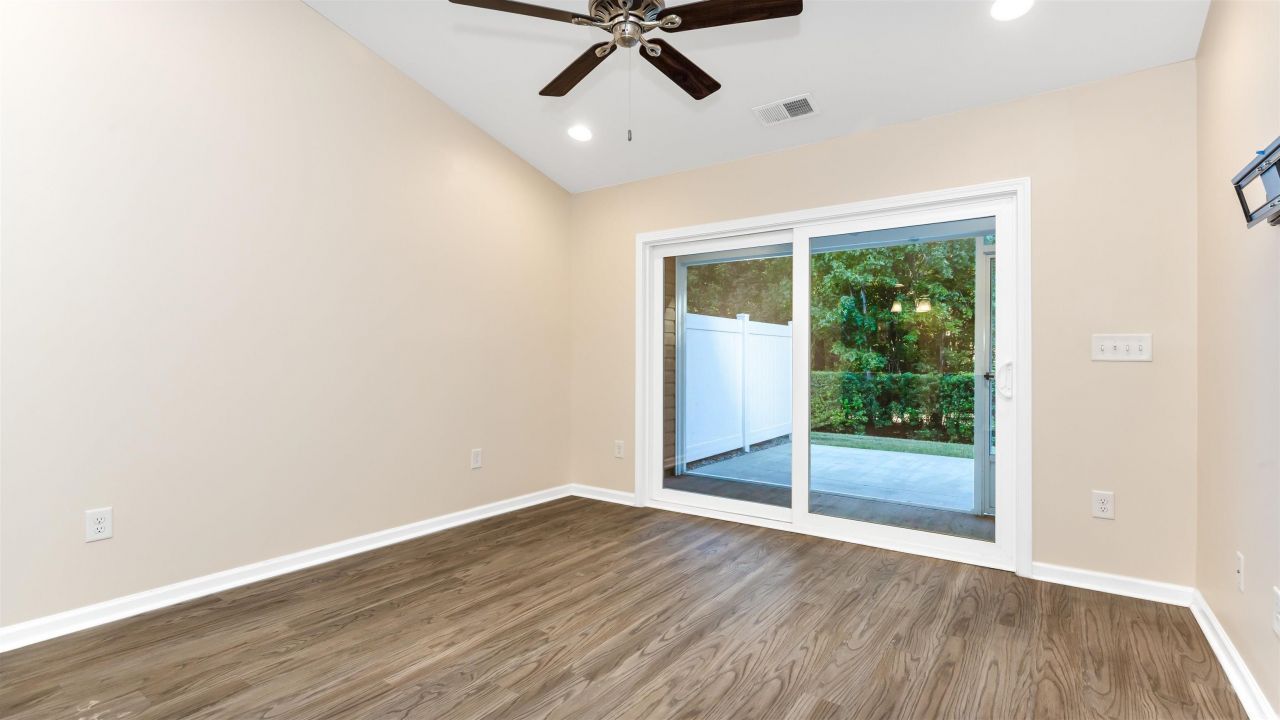 132 Machrie Loop Photo 14