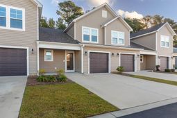 132 Machrie Loop photo 4