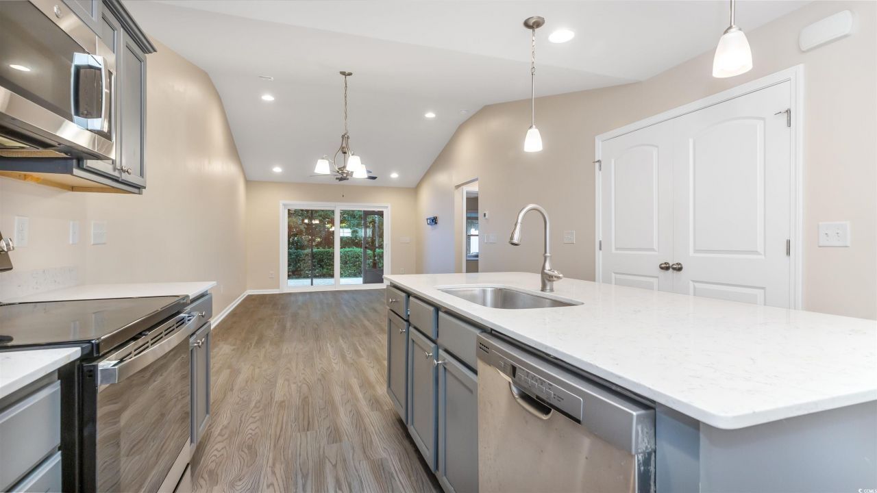 132 Machrie Loop Photo 9