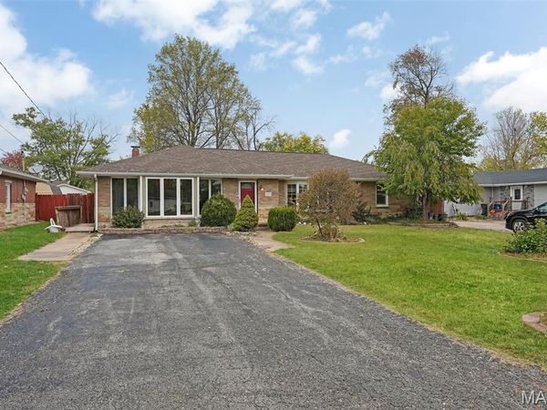 207 South Street, Brighton, IL 62012