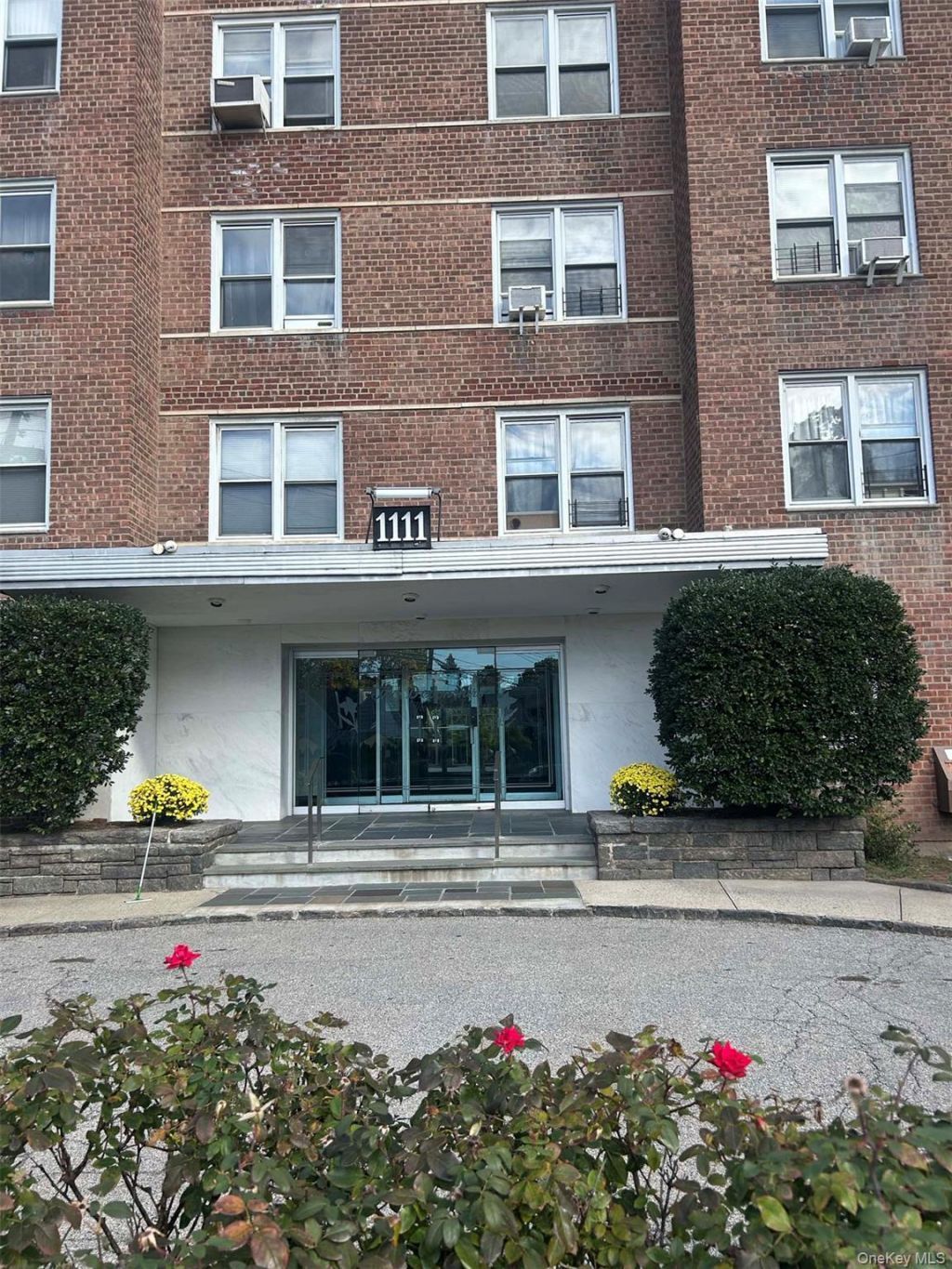 1111 Midland Avenue, Unit 4 P, Bronxville, NY 10708 Main Photo