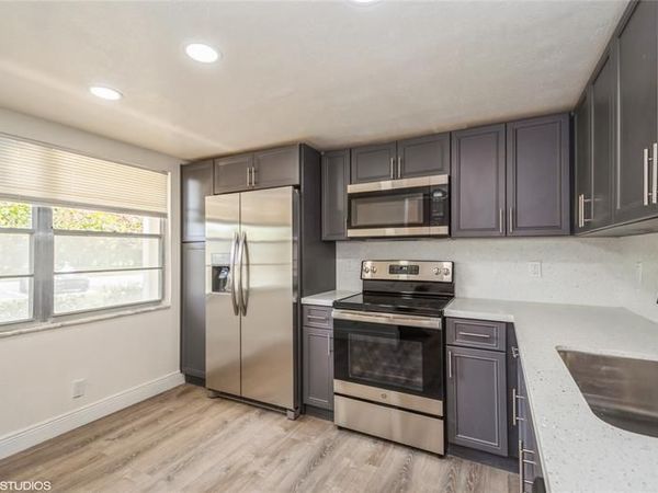 2805 Victoria Way, Unit D1, Coconut Creek, FL 33066