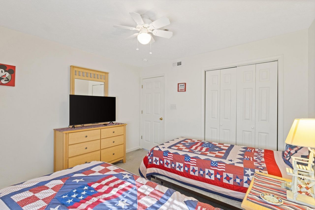 577 Blue River Ct. Photo 12