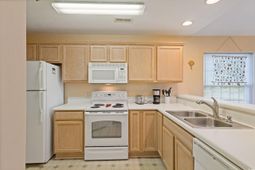 577 Blue River Ct. photo 4