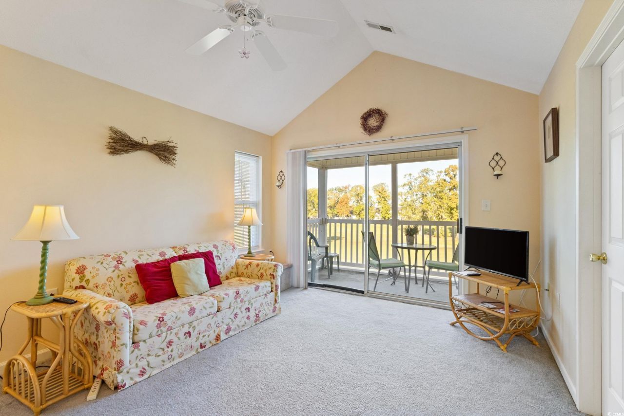 577 Blue River Ct. Photo 7