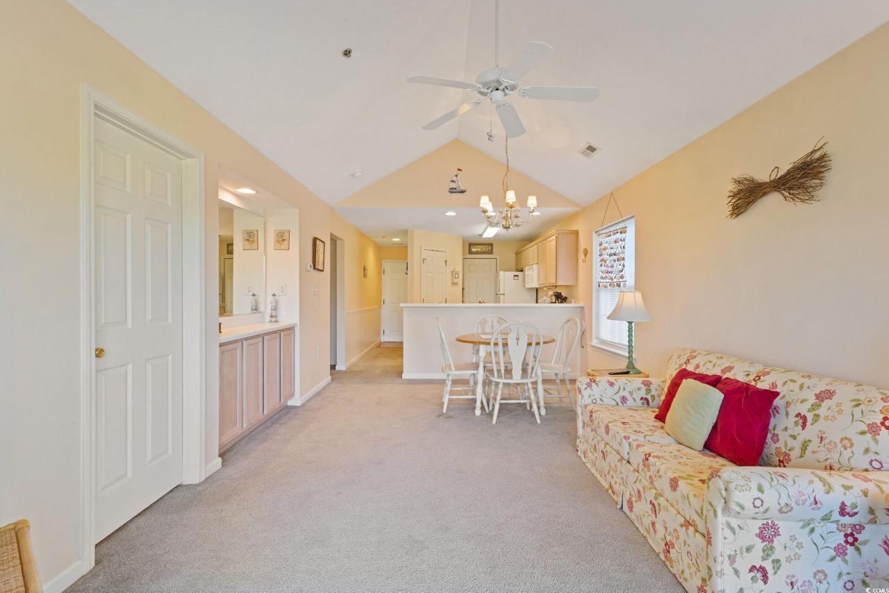 577 Blue River Ct. Photo 9