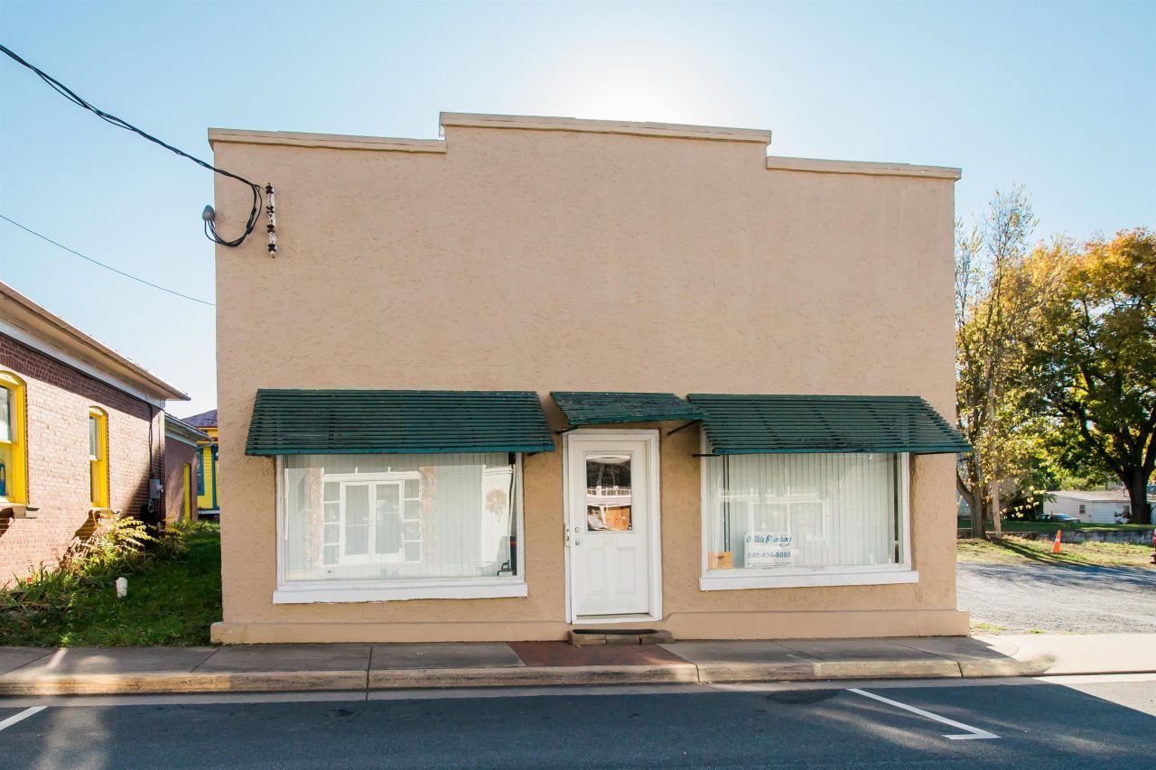 137 N Main St, Broadway, VA 22815 Main Photo