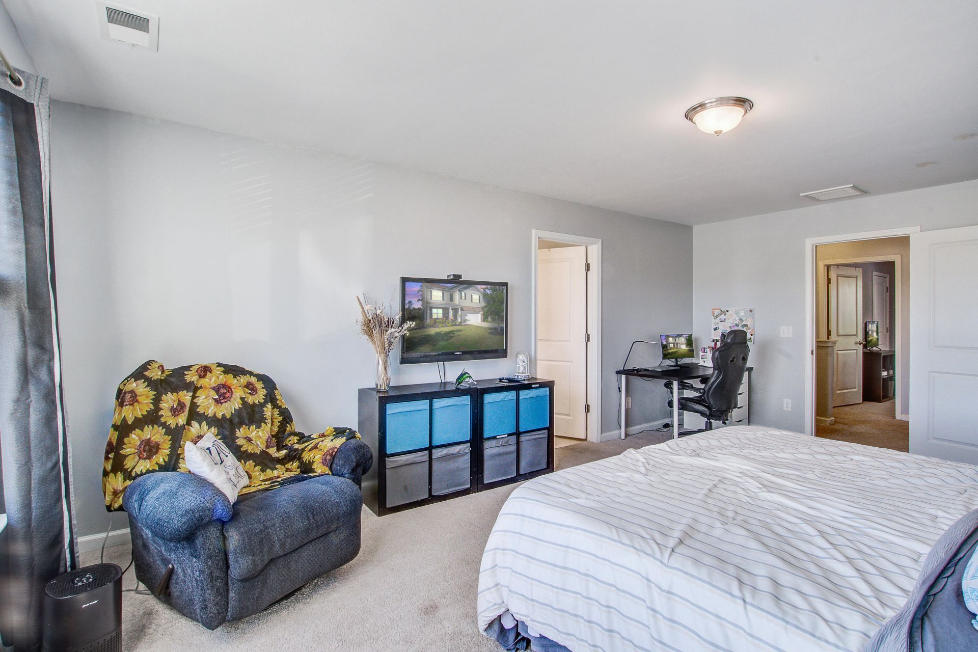 439 Zenith Boulevard Photo 23
